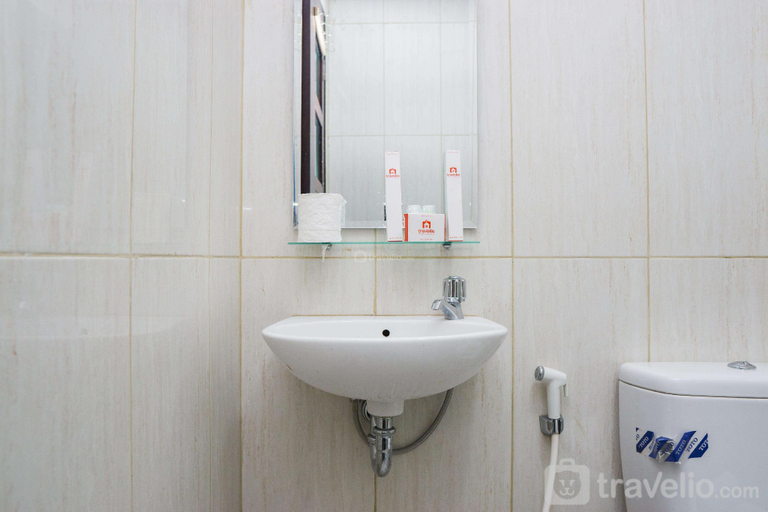 Others 3, Studio Apartment @ Tamansari La Grande By Travelio, Bandung