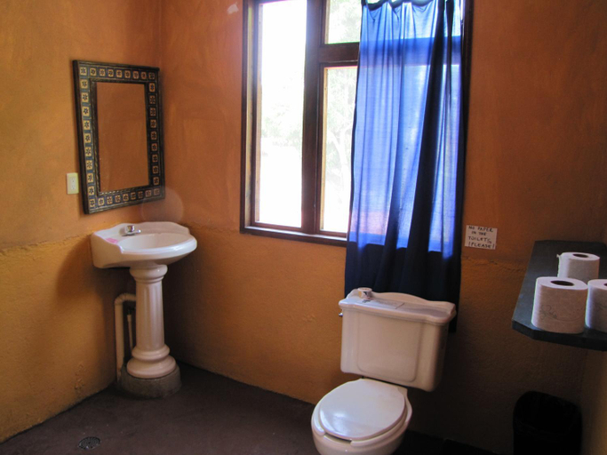 Bathroom 3, Tower Bridge Hostel, Dist. Pochutla
