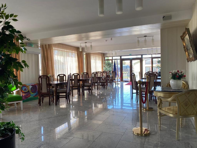 Food & Drinks 4, Pensiunea 1 Mai, Sanmartin