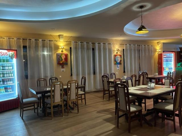Food & Drinks 3, Pensiunea 1 Mai, Sanmartin