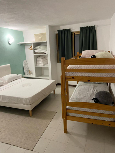 Bedroom 1, La casa degli Ulivi, Imperia