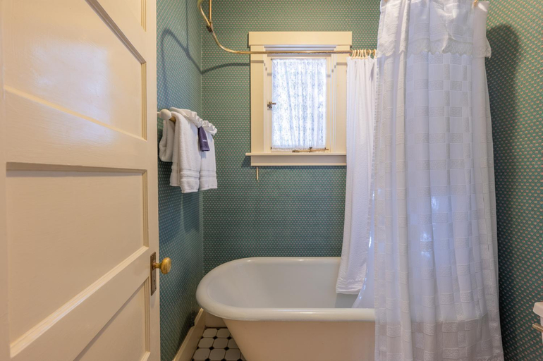 Bedroom 2, Martine Inn, Monterey
