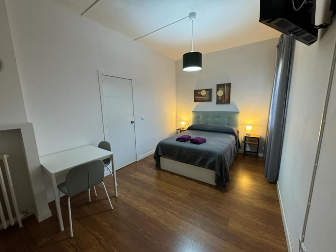 Others 3, Habitaciones Magdalena, Madrid
