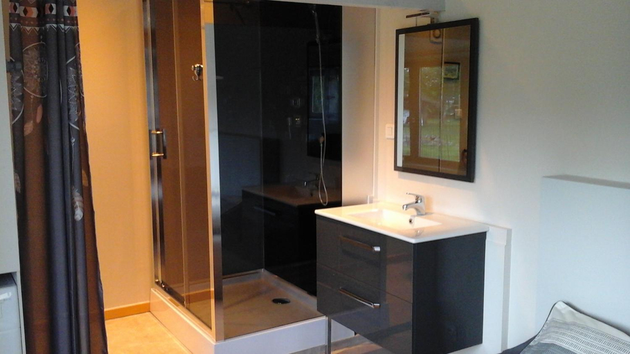 Shower 2, Le Colombier, Pas-de-Calais