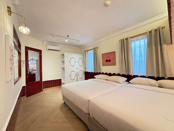 Bedroom 8