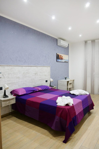 Bedroom 2, b&b annunziata dream, Napoli