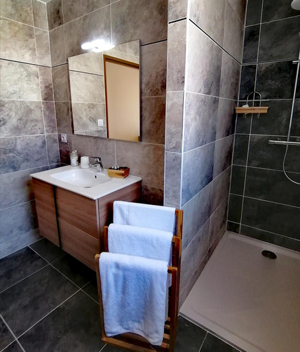 Bathroom 3, Les chambres de la Cotiniere - Bord de Saone - St Jean de Losne, Côte-d'Or