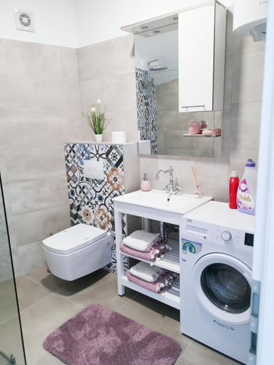Others 2, Studio Apartment "Brigita" free parking, Rijeka