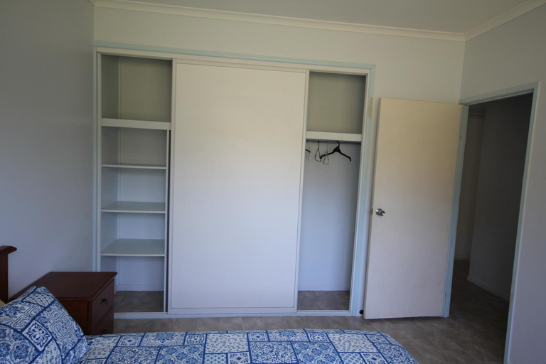 Others 5, CASTAWAY BEACH HOUSE- NO Parties - NO Pets, Miriam Vale