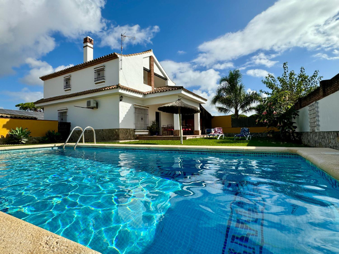 Sport & Beauty 2, Villas Dehesa Roche Viejo, Cádiz