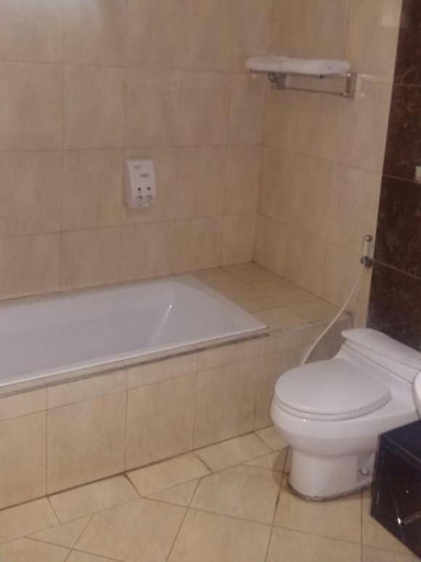 Bathroom 10