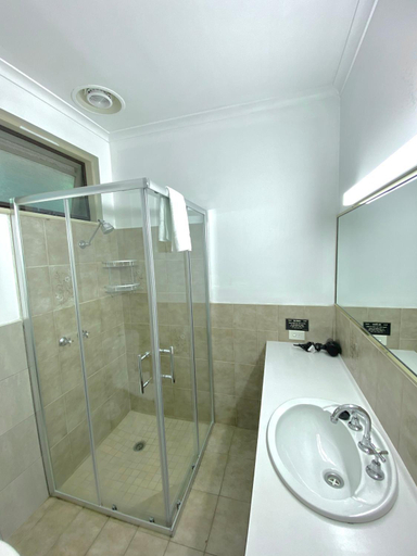 Bathroom 4, Ballarat Colonial Motor Inn, Ballarat  - Inner North