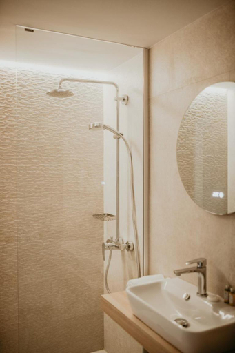 Bathroom 5, Portomar Apartments - 4-Star Superior Hotel, Baleares