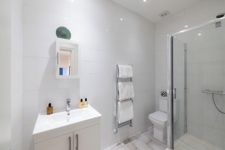 Bathroom 4, The Maddox by Nestor, London