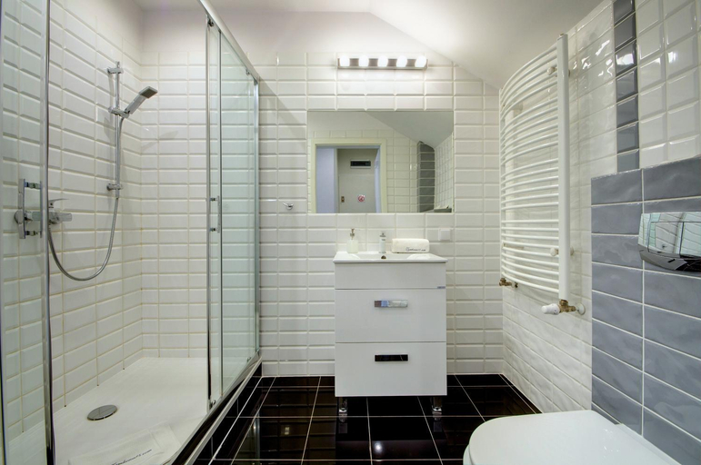 Bathroom 4, Zamkowa 15 Apartments, Kraków City
