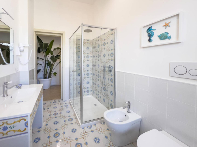 Bathroom, Divina Costiera, Napoli