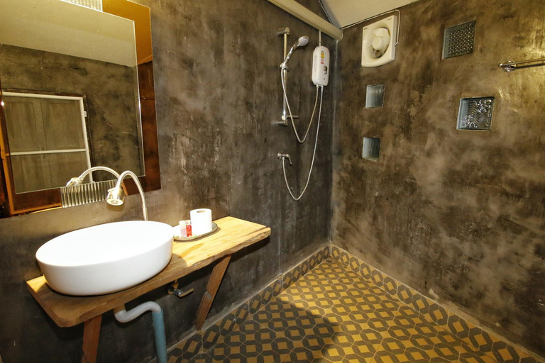 Bathroom 4, Mon Saeng Jun Homestay, Phrao