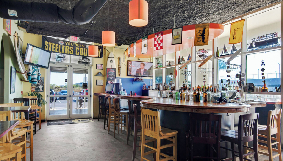 Food & Drinks 5, Prime Gulf View Condo Near top Attractions, Dining, & Beach Fun!, Walton
