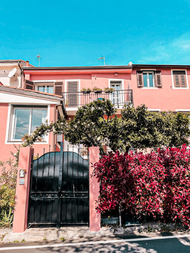 Others 2, Ti vengo a cercare B&B, Imperia