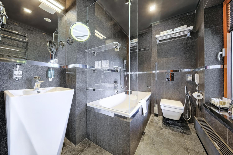 Bathroom 3, Hotel Bayjonn, Sopot