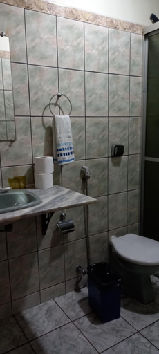 Bathroom 3, hotel le Massilia, Belém