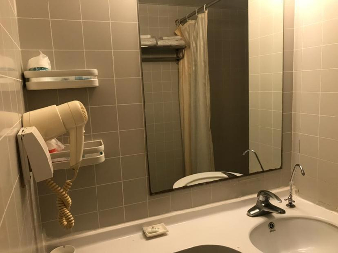 Bathroom 3, Jinjiang Inn Xuzhou Xinyi Municiple Government, Xuzhou