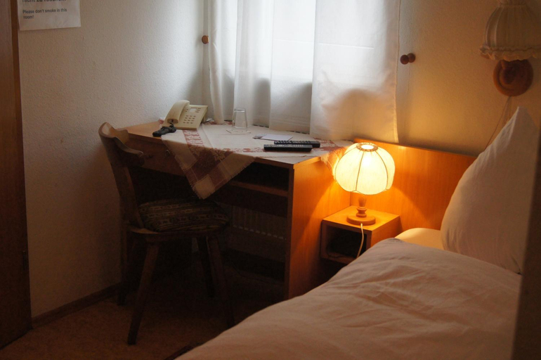 Others 4, Hotel Krone, Ostalbkreis