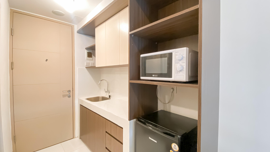Others 4, Good Choice and Comfy Studio Tokyo Riverside PIK 2 Apartment By Travelio, Tangerang