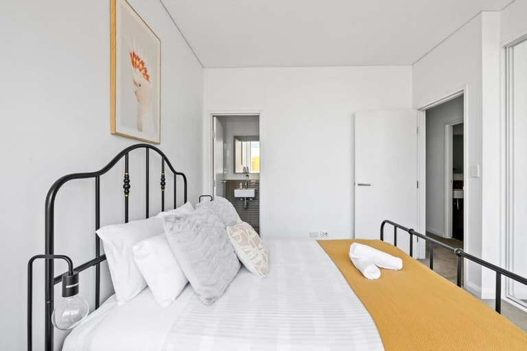 Others 4, NEW 3BR Apt in Kingsgrove Sleeps 7, Sydney