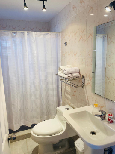 Bathroom, Hotel Huasco, Huasco