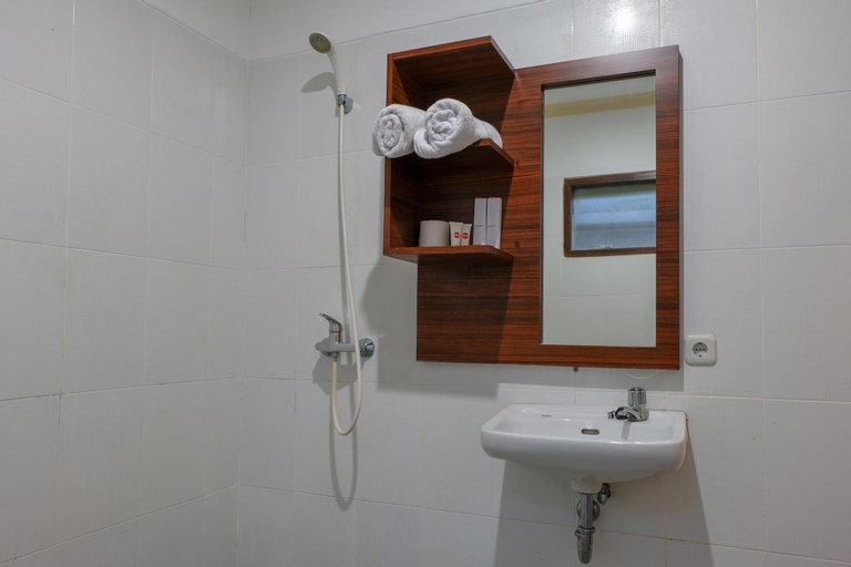 Bathroom 7