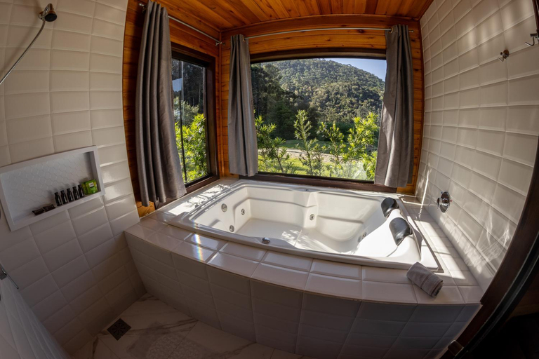 Bathroom 2, La Bella Vista, Urubici