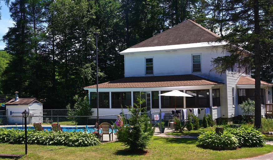 Exterior & Views