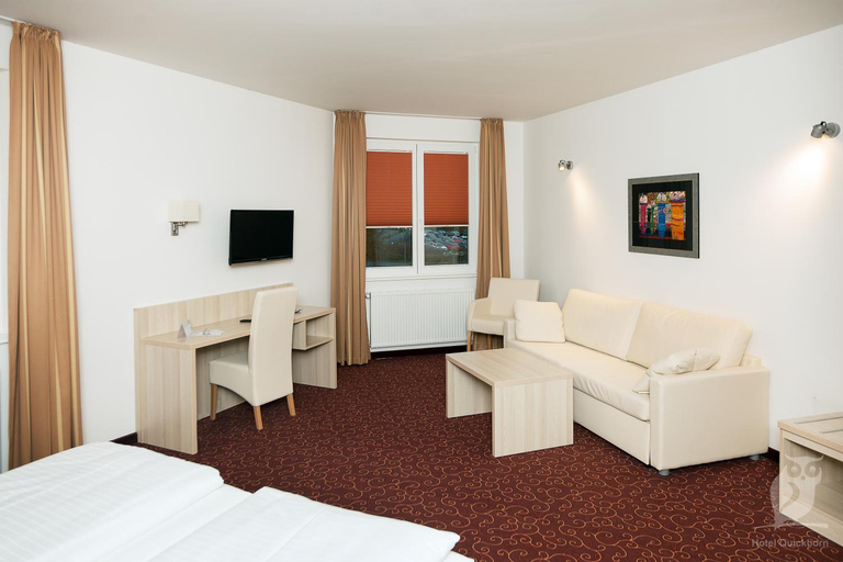 Bedroom 3, Hotel Quickborn & Gastehaus Hesse, Pinneberg