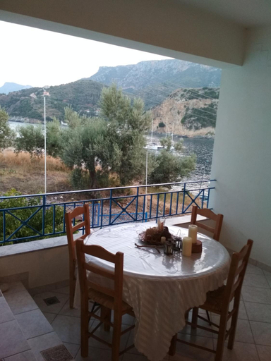 Food & Drinks 4, Armenaki Apartments, Peloponnese