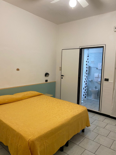Bedroom 4, Hotel Ondina, Rimini