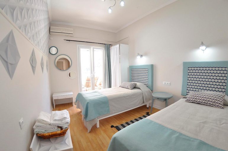 Others 4, Tango Apartment On The Beach, Ionian Islands