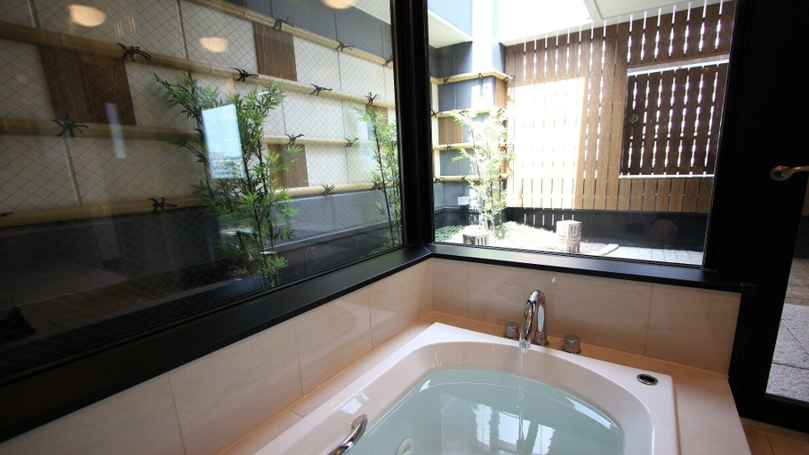 Bathroom 4, Hotel New Gaea Hakata Messeminami, Fukuoka