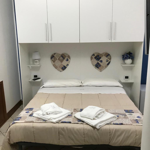 Others 5, B&B Foria 210, Napoli