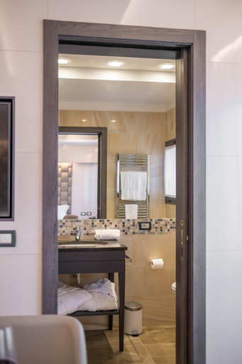 Bathroom 4