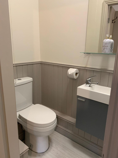 Bathroom 5, Black Bull Inn, Bradford