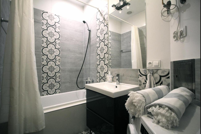 Bathroom 2, Zamojska Residence Apartments, Lublin City