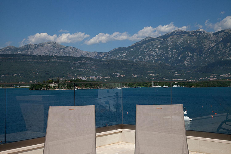 Others 4, Villa Amari waterfront, step to the sea and berth