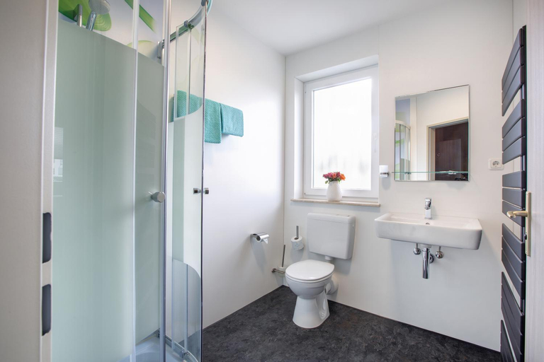 Bathroom 13