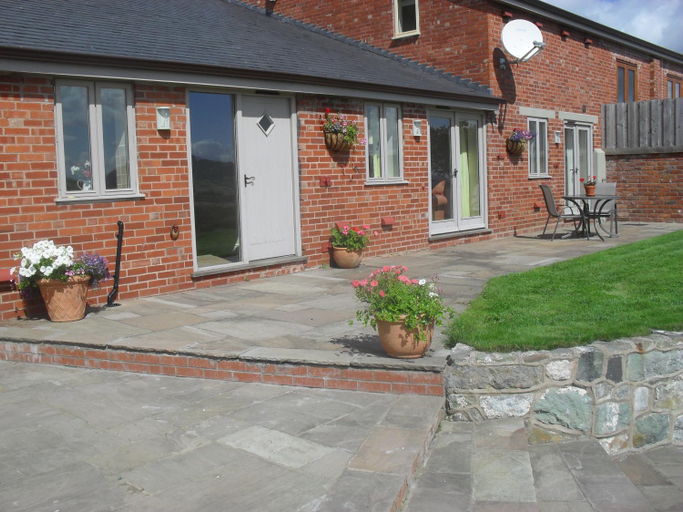 2, Gaer Fawr Barns, Powys