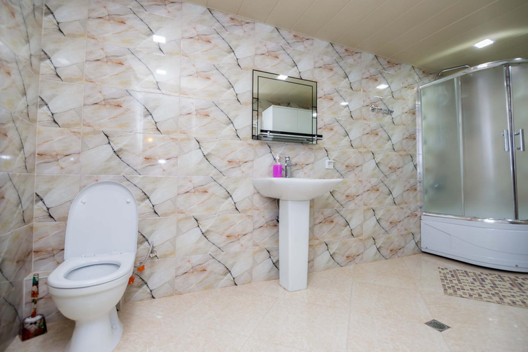 Others 5, Apartamenti Gomi 17, Tbilisi