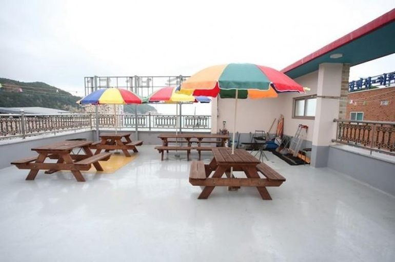 Others 3, Samcheok Solbada Pension (right in front of Yonghwa Beach), Samcheok