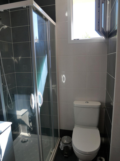 Others 5, Studio a 300 m de la gare de Mantes-la-Jolie, Yvelines