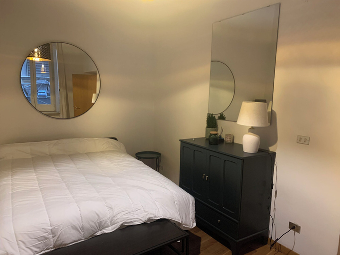 Bedroom 3, Evaref House, Napoli
