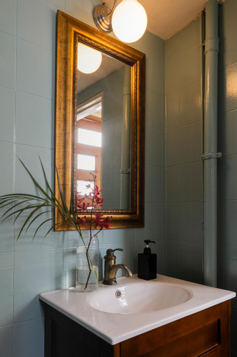 Bathroom 17